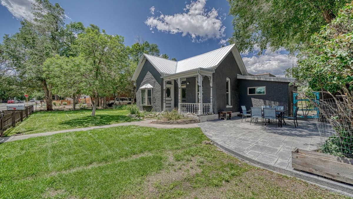 Salida House | Charming home in Downtown Salida on D st! Newly remodeled!