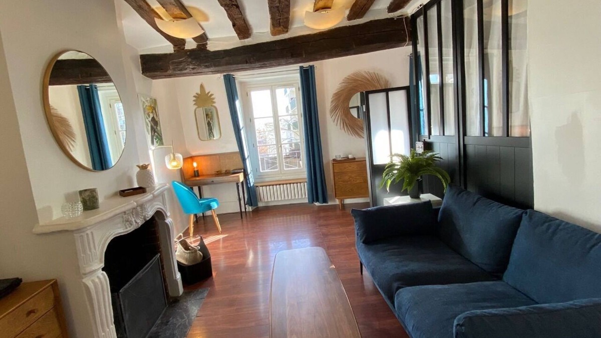 Le Pecq Apartment | Charming home in the heart of St Wandrille quarter
