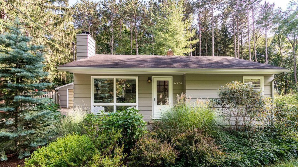 Harbert House | Charming home in the heart of Sawyer!