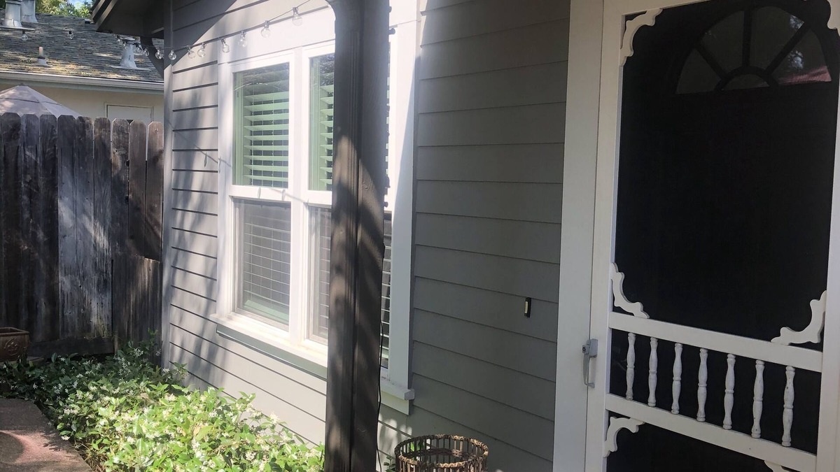 Folsom House | Charming home located in the Historic District of Folsom .