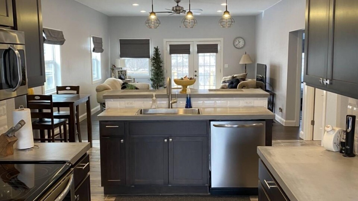 Greene House | Charming home now with access to the Shell Rock River.