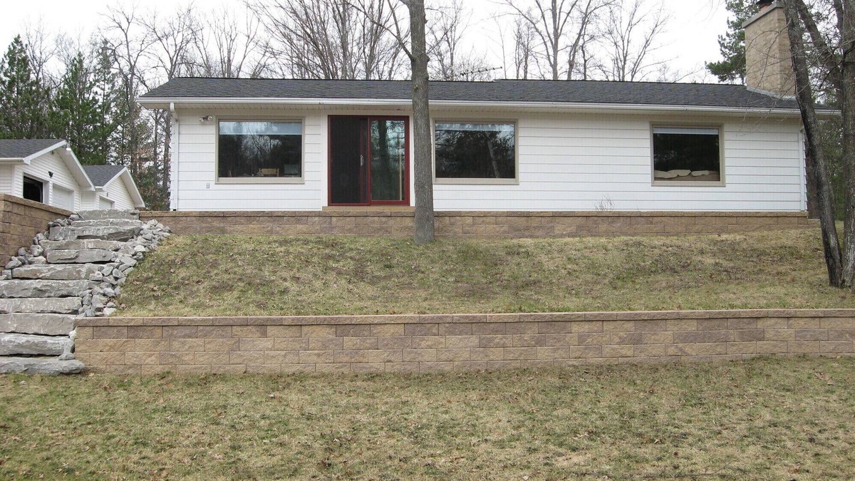 Grayling House | Charming Home on the mainstream of the Au Sable River.