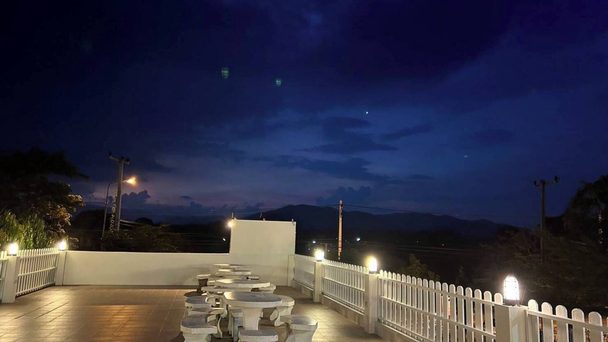 Suan Phueng Hotel | Charming Home Resort