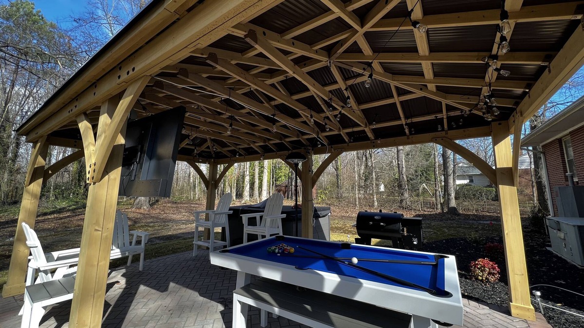 Elon College House | Charming Home w/ hot tub, pool table, and patio TV.