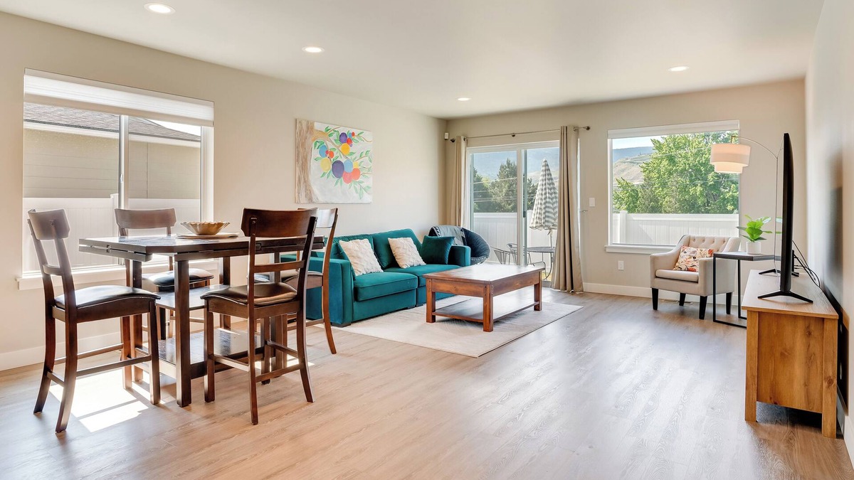 East Wenatchee House | Charming Home w/Mtn & Columbia River Views!