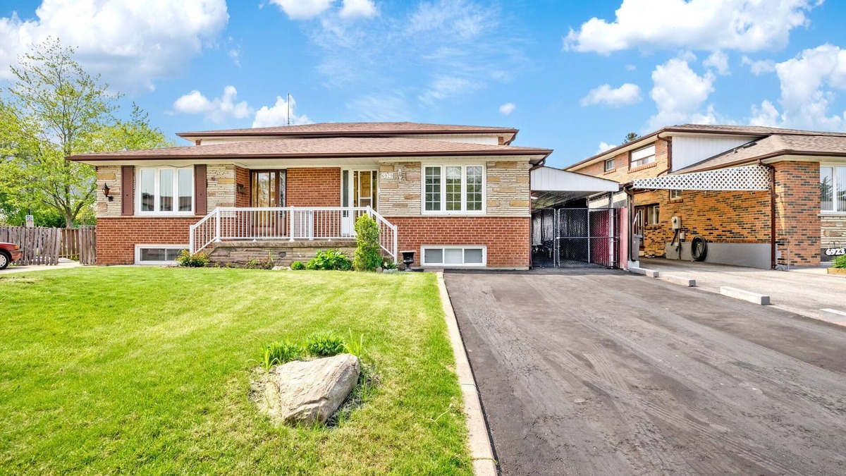 Malton House | Charming Home with Parking & Private Fenced Yard
