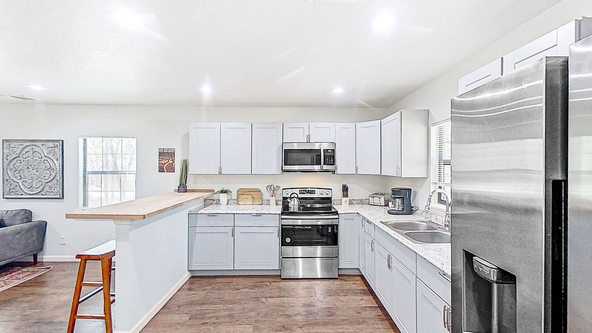 Blanco Cabin | Charming home with grill, full kitchen, central AC, & W/D