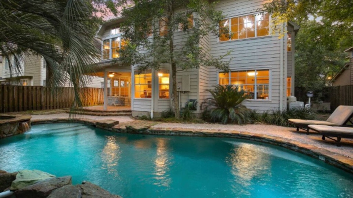 Alden Bridge House | Charming Home with Heated Pool and Spa in The Woodlands