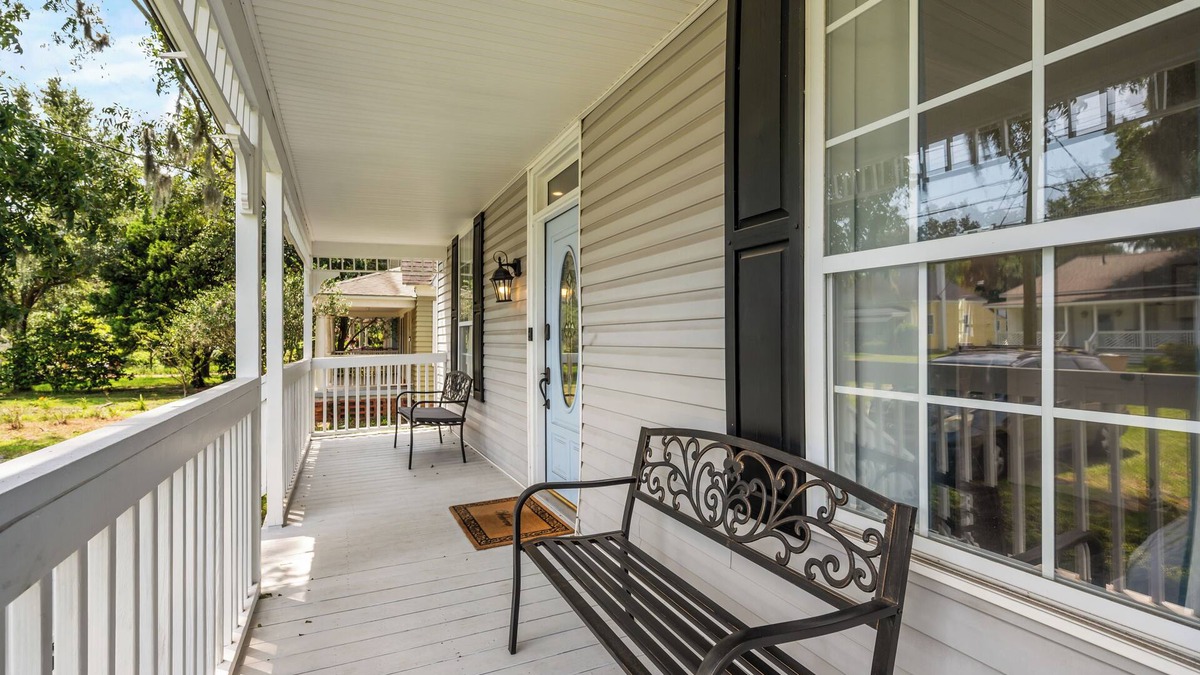 Thunderbolt House | Charming Home with King Bed Between Downtown & Beach