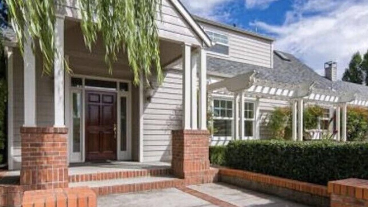 Eugene House | Charming home with pet-friendly garden space and new hot tub!