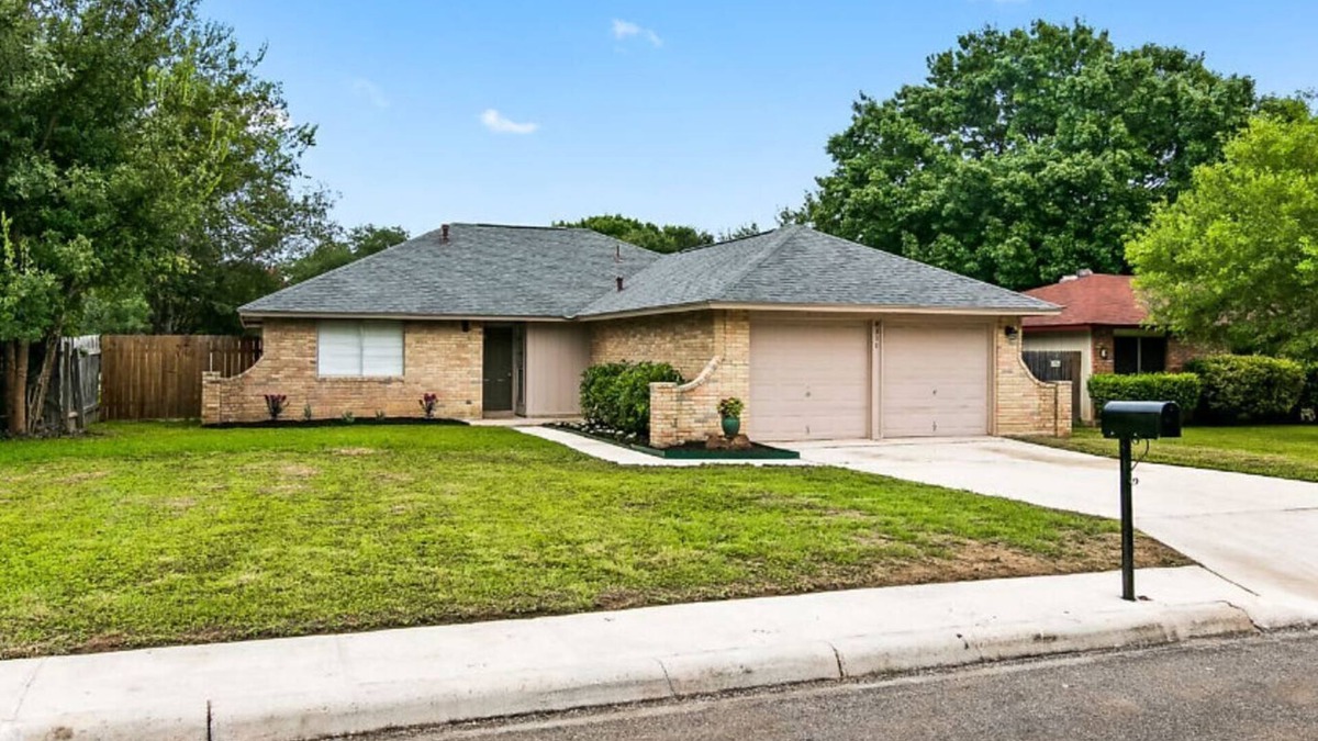 West San Antonio House | Charming home with Great Location and Amenities
