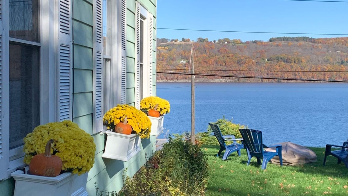 Watkins Glen House | Charming home with stunning lake views!