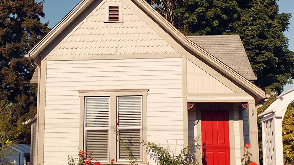 Newberg Cottage | Charming home within walking distance of gourmet dining, wine tasting & shopping