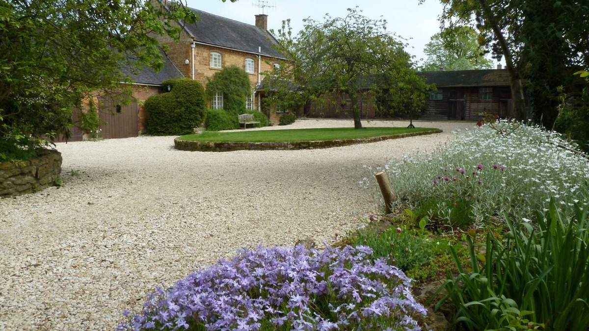 Ilmington Cottage | Charming homelike Cotswold Cottage sleeps 4 2bath/2bed Tranquil hidden village.