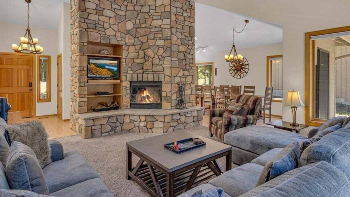 Deer Park House | Charming, Hot Tub, SHARC, A/C