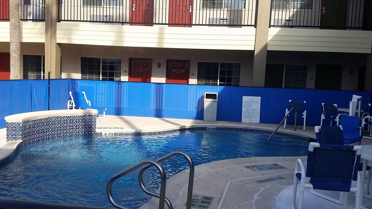 McAllen Hotel | Charming hotel in phenomenal McAllen with WiFi, AC in the center of the town