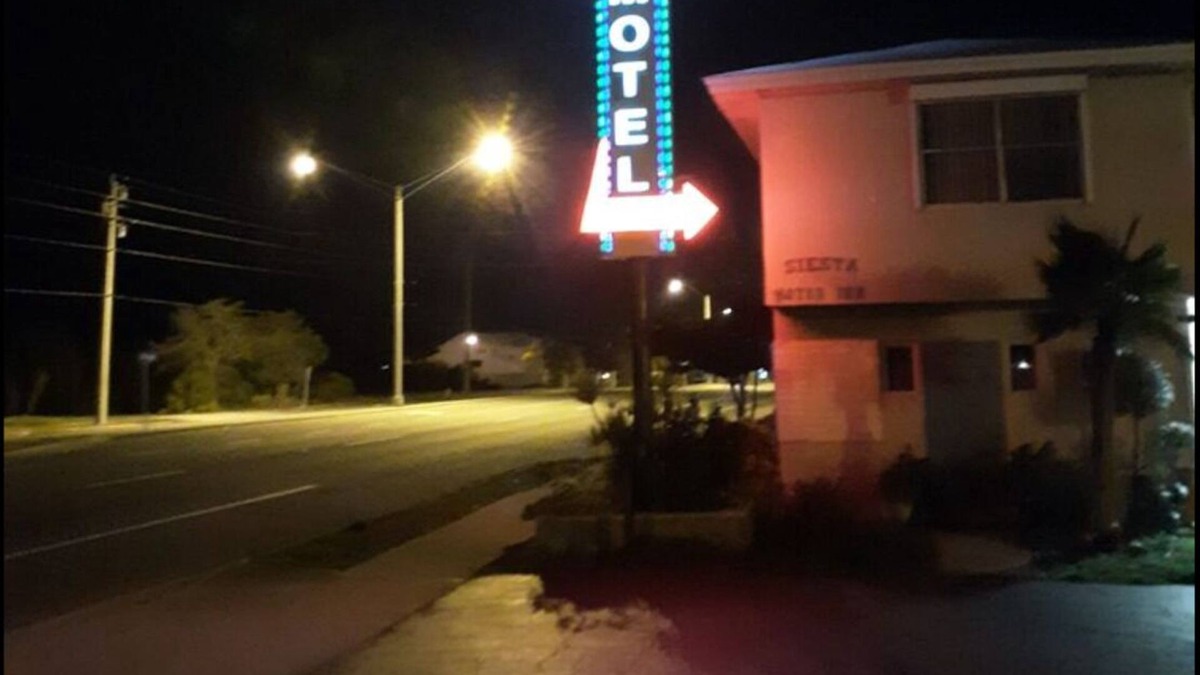 Titusville Apartment | Charming hotel suite with AC and WiFi in delightful Titusville