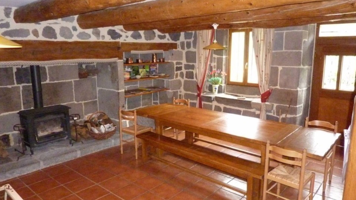 Albepierre-Bredons Cottage | Charming House in Auvergne: Ski, Nature, and Medieval Sites Nearby