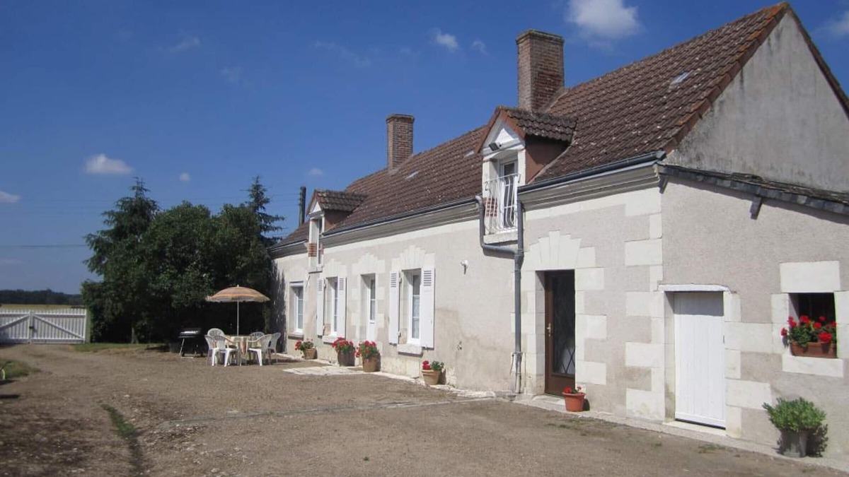 Chaumont-sur-Loire Cottage | Charming House Near Chaumont-sur-Loire: Enclosed Garden, Family-Friendly, Close to Castles