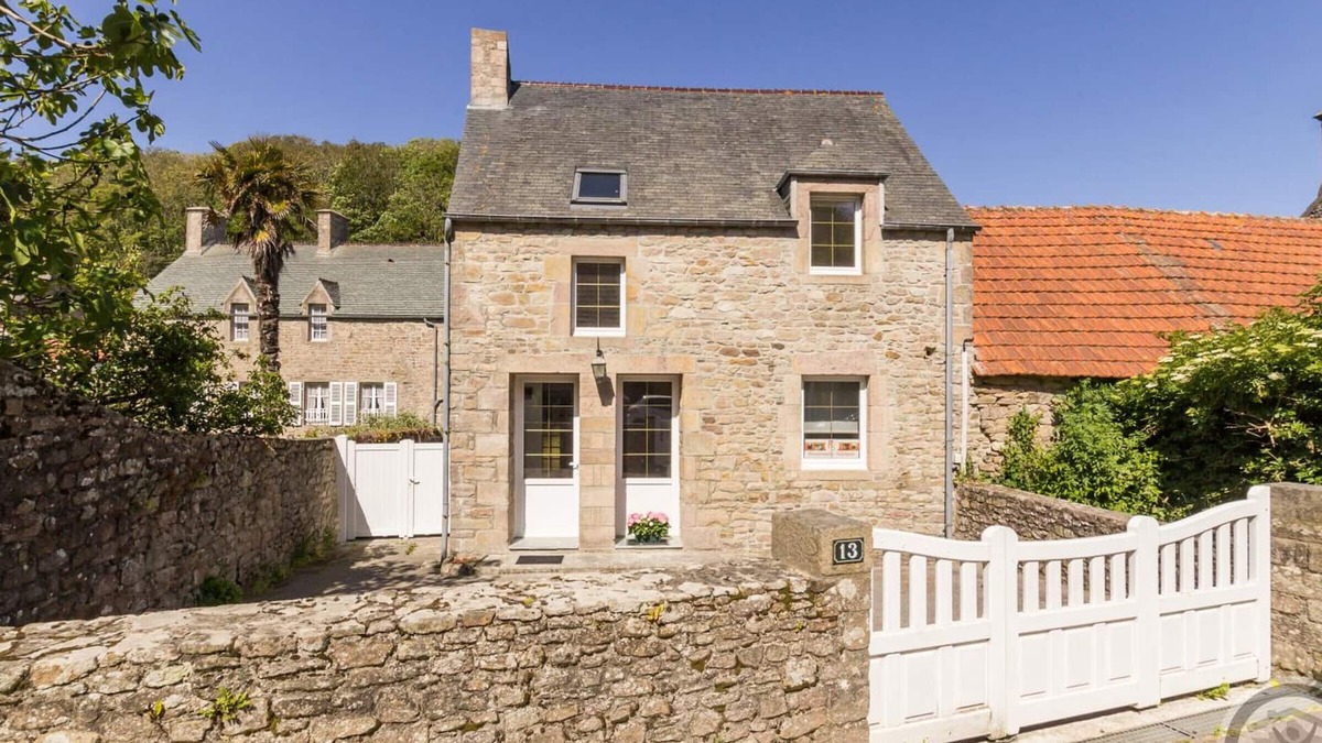 Omonville-la-Rogue Cottage | Charming House in Omonville la Rogue with Terrace, Near Port and Coastal Trails