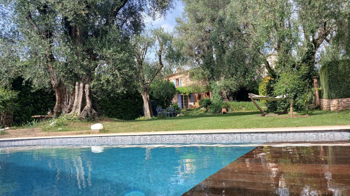 Les Maillans House | Charming house with saltwater pool and ancient olive trees (4 double beds 2 bathrooms 3WC)