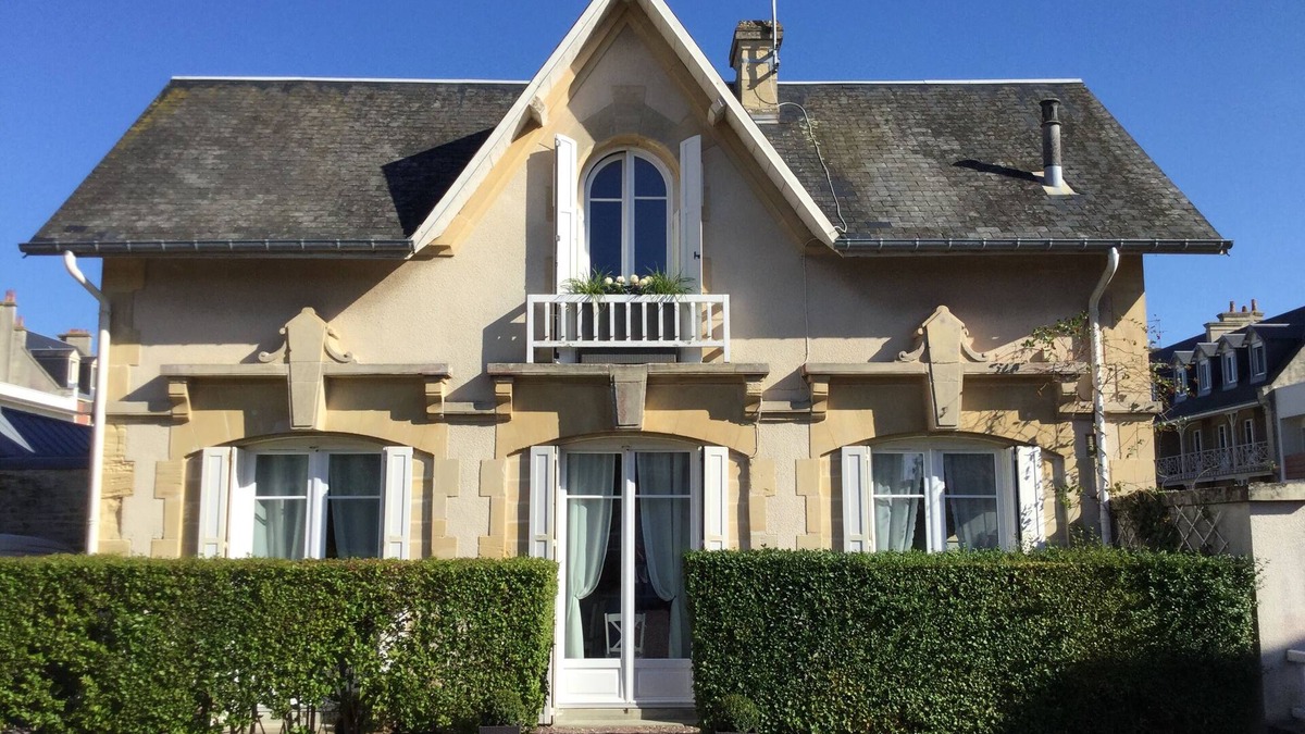Saint-Regnobert-de-la-Cote-de-Nacre House | Charming house in Saint Aubin sur Mer, 50 m from the beach.