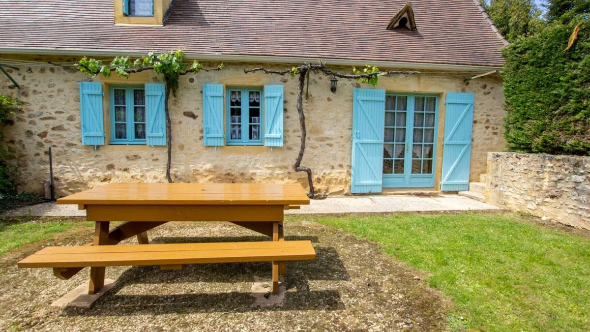 Saint-Avit-Riviere Cottage | Charming House with Jacuzzi, Fireplace, and Spacious Garden Near Monpazier