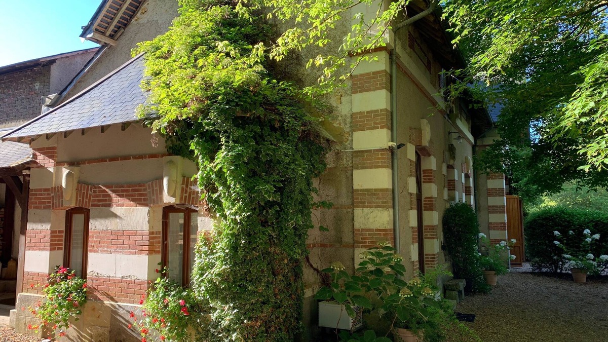 Saint-Cyr-du-Gault House | Charming house sleeps 14 in magnificent chateau grounds