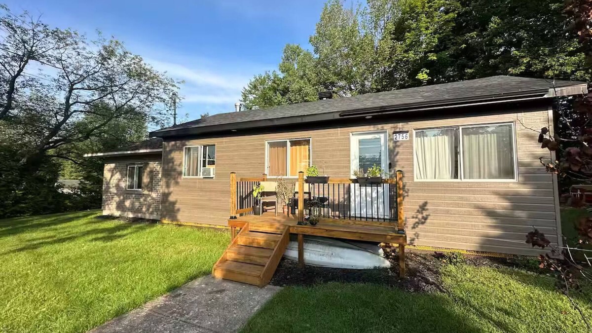 Sainte-Sophie House | Charming house 45 min north of Montreal, near the ski mountains