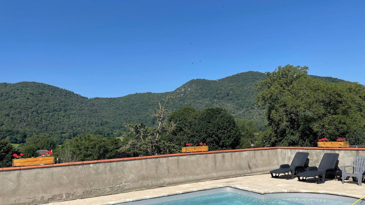 Generest House | Charming house at the foot of the mountains