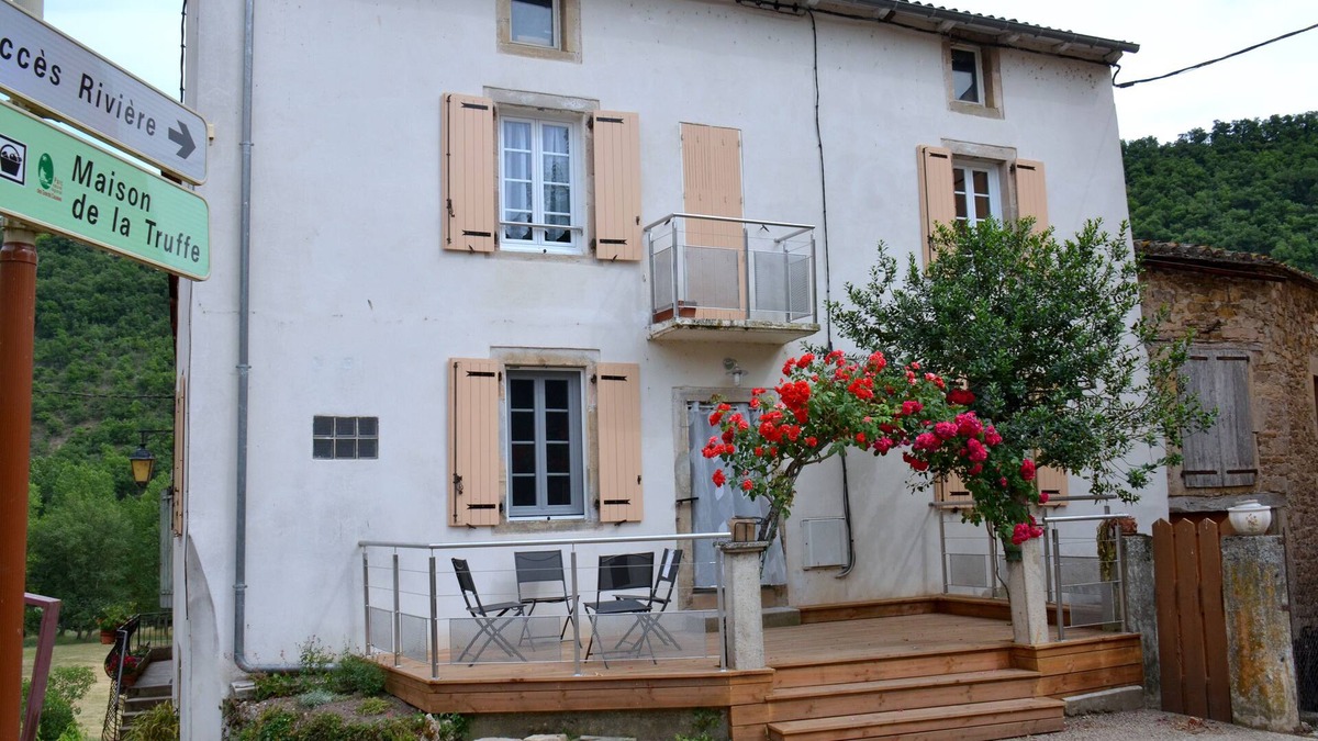 Compregnac House | Charming house, charming village "Comprégnac, Peyre, Millau" near the river