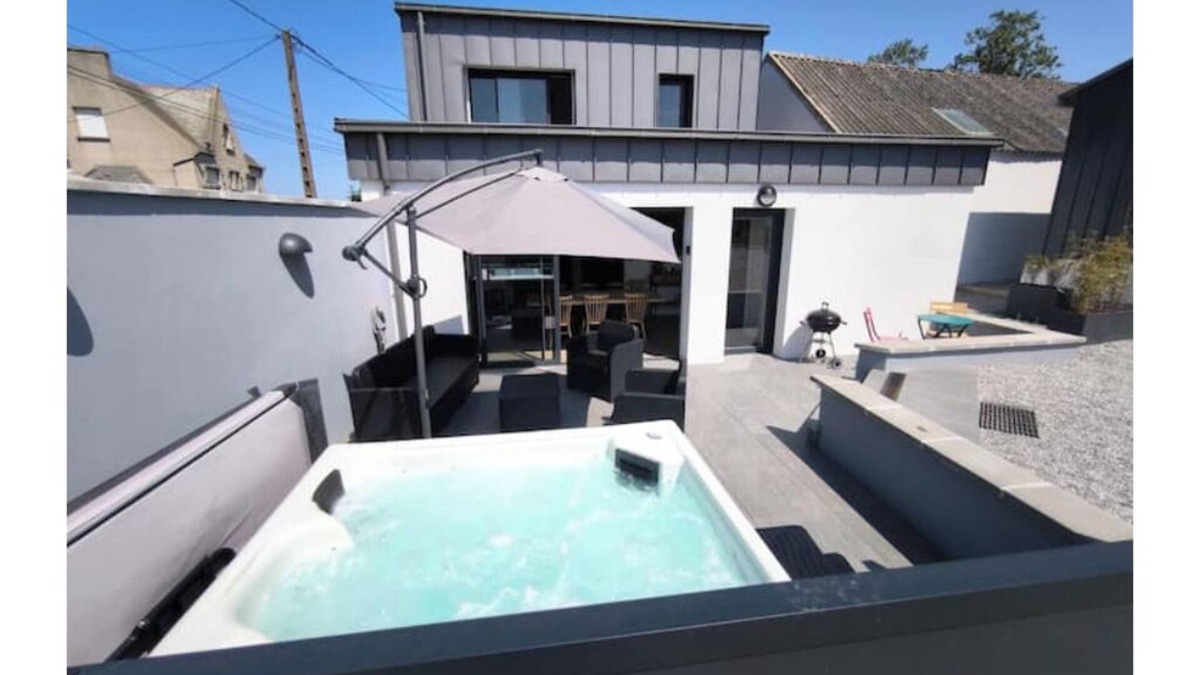 Cleder House | Charming house close to the sea with jacuzzi