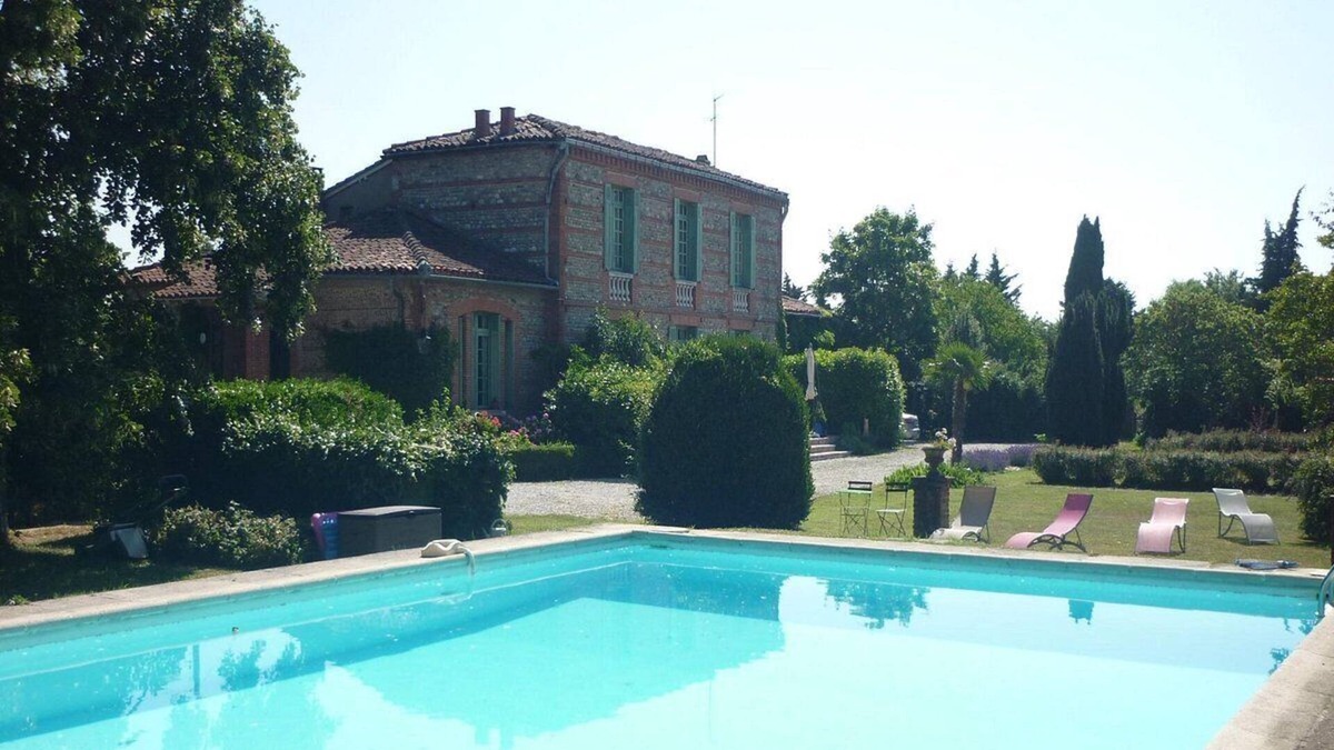 Cintegabelle House | Charming house / Gîte sleeps 12