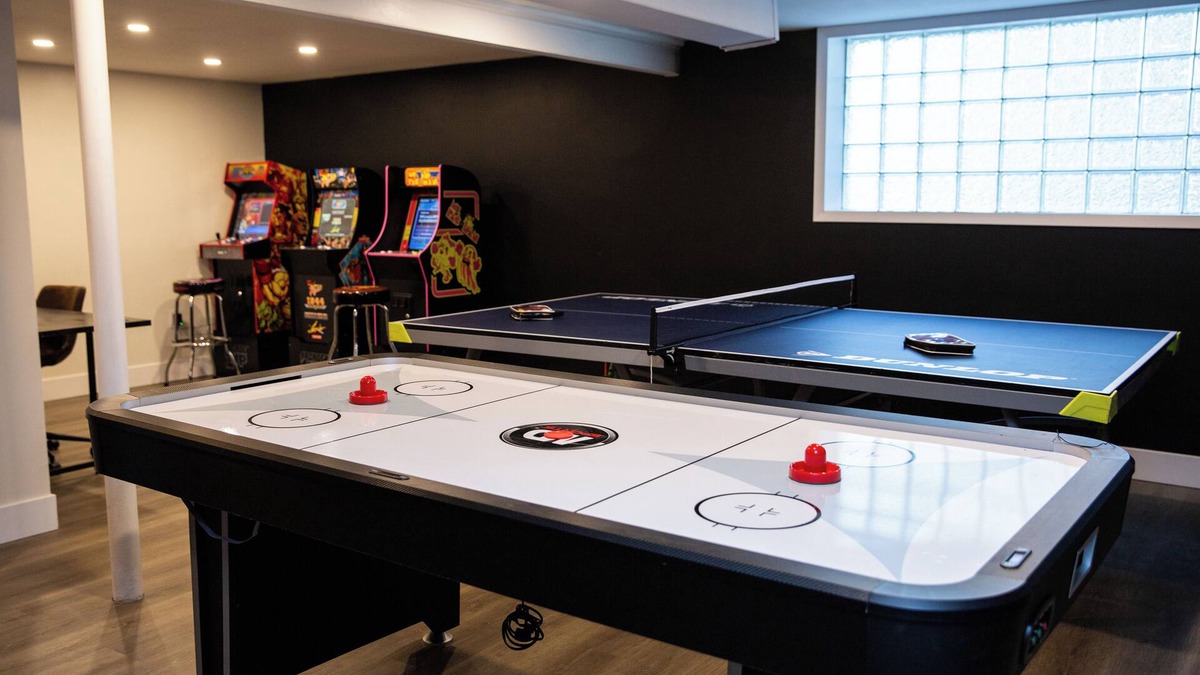 Royal Manor House | Charming House: Game room, Cinema, 5min to Airpt/Easton mall, 12 min OSU/New Alb