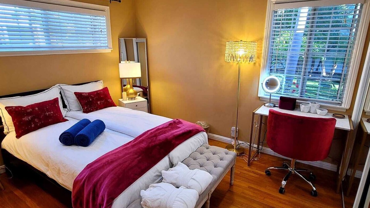 North Redondo House | Charming House House w backyard oasis-10 min from the Beach!