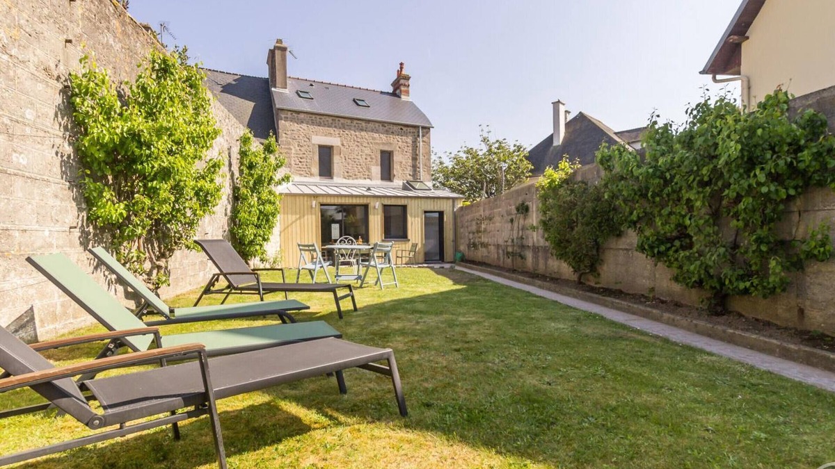 Gatteville-le-Phare Cottage | Charming house in Barfleur with garden and WIFI included