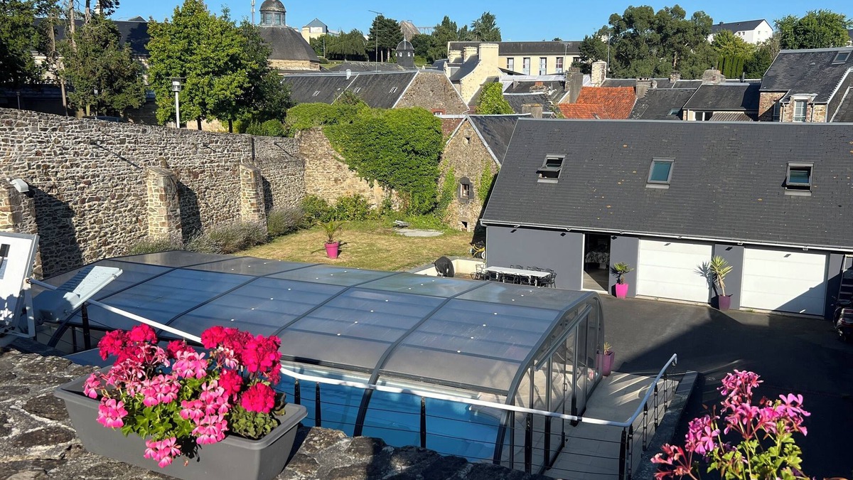 Coutances House | Charming house in Coutances with heated pool, up to 8 coucharges