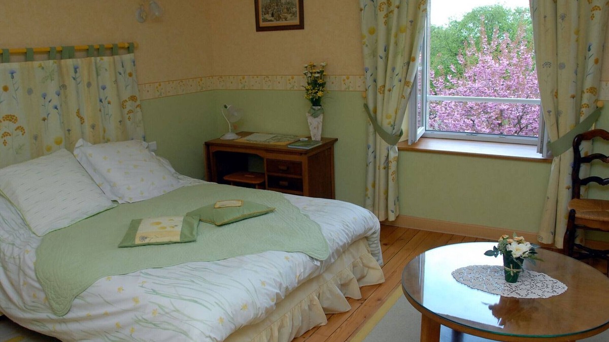 Watronville Bed & Breakfast | Charming house in orchard heart with fireplace, secret garden and children's games