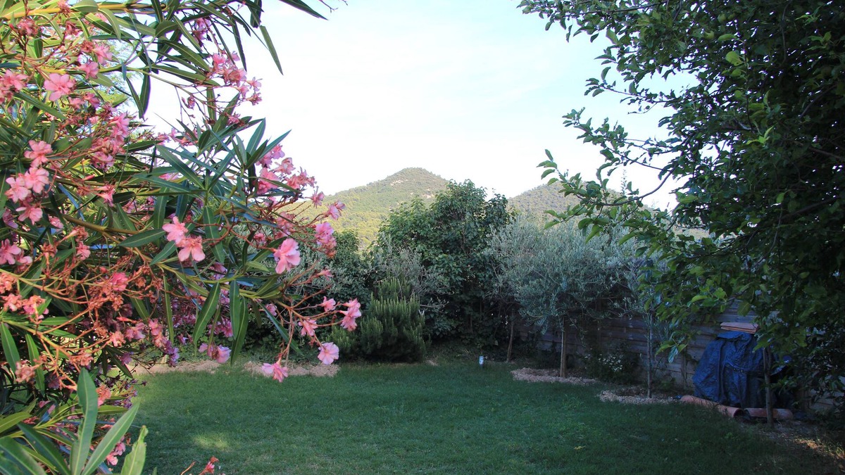 Seguret House | Charming House In Provence With Private Garden.