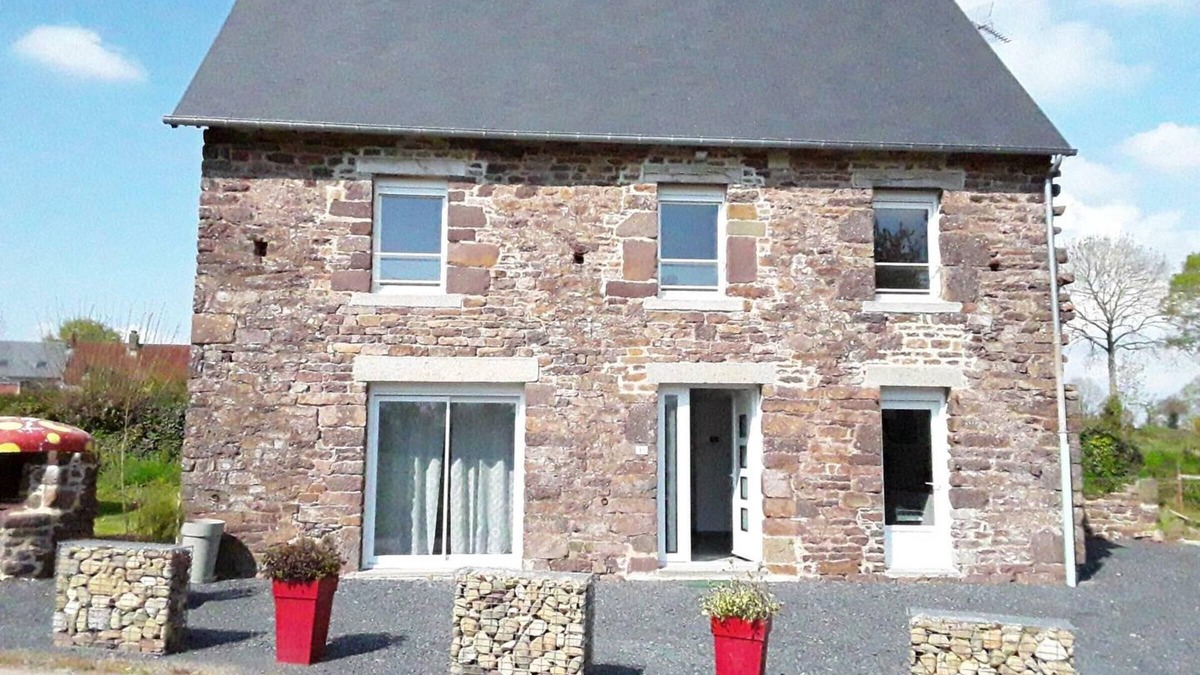Ver Cottage | Charming House in Ver - 6 People, 3 Bedrooms, WiFi, Terrace, Near Beaches