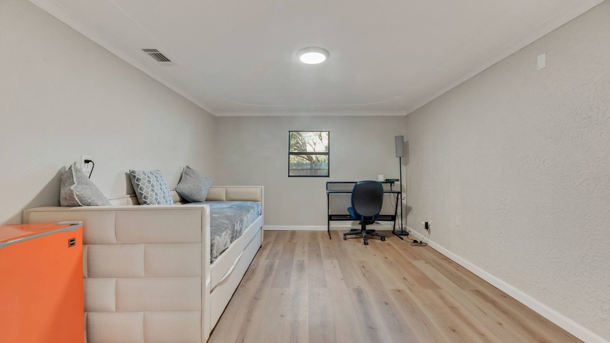 Denton House | Charming house in welcoming Denton with. EV charger
