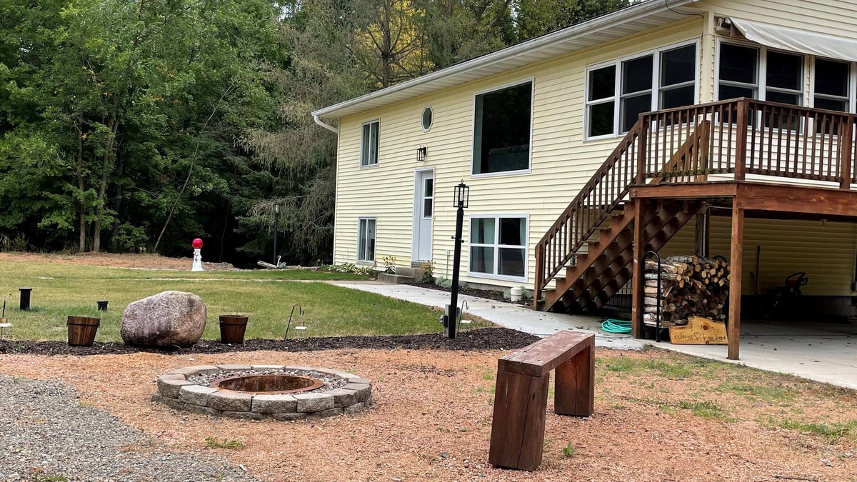 Hamburg House | Charming house just 15 miles from Wausau!