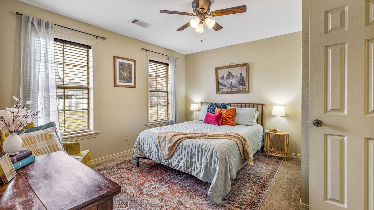 Claiborne House | Charming house minutes from everything in Monroe/West Monroe! 5-Star hosts!