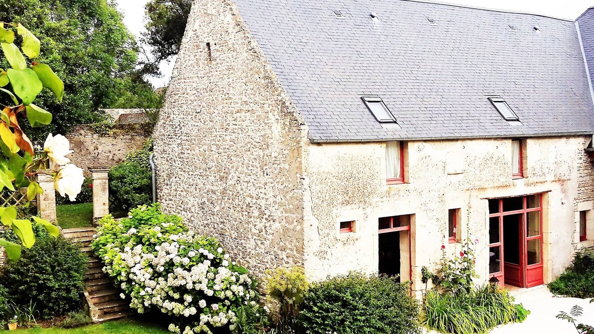 Asnelles House | Charming House Near the Sea – D-Day Landing Beach – 4 Bedrooms