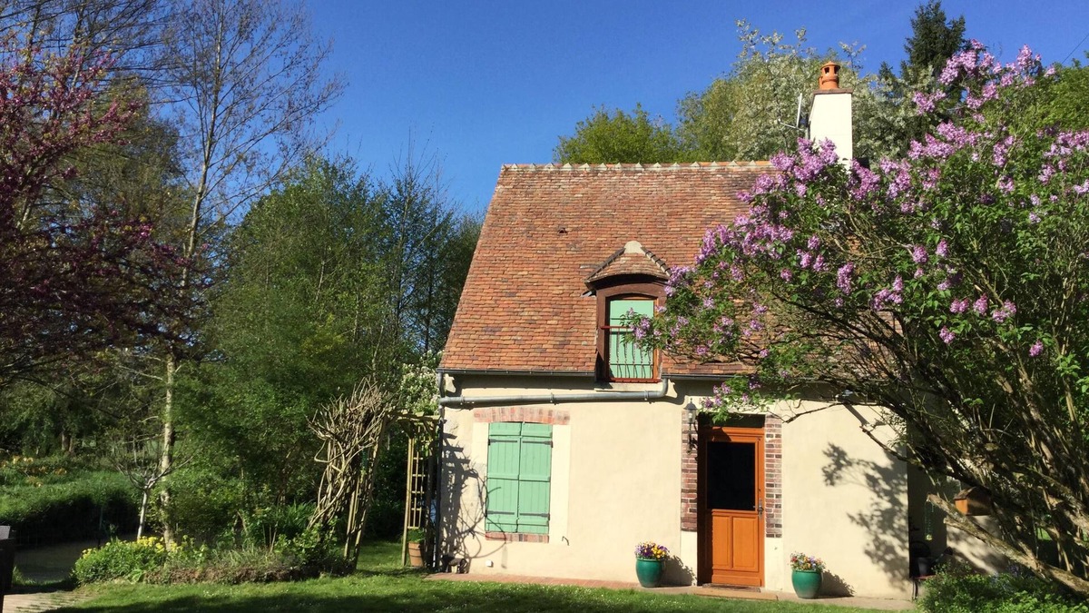 Trigueres House | Charming house on the banks of the OUANNE