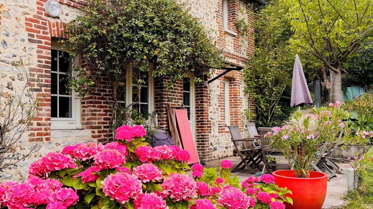 Honfleur House | Charming house of 90 m², enclosed garden 1100m2, 10 minutes' walk from the pool