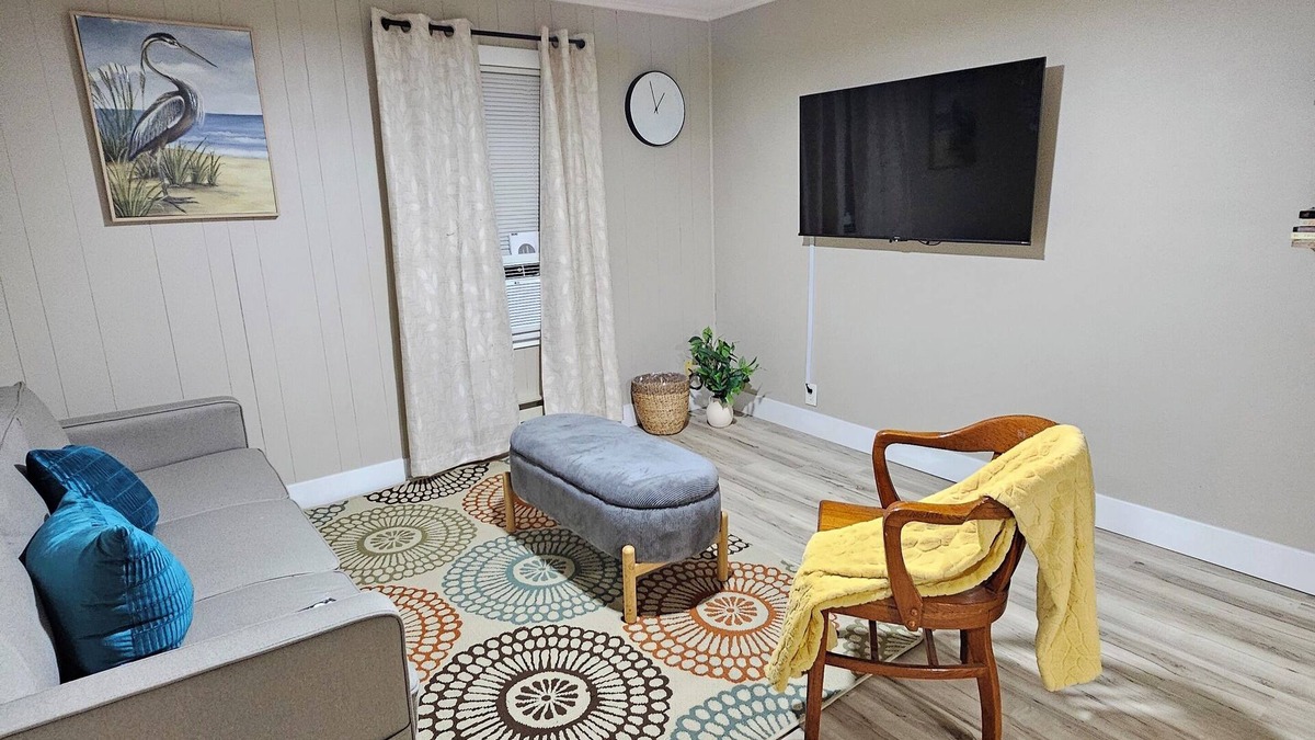 Charleston House | Charming House on EIU Campus, Near Sarah Bush Hospital