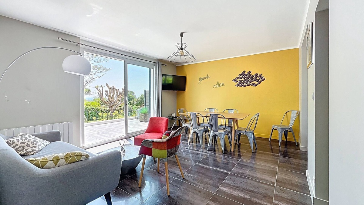 Saint-Jacques Villa | Charming house on the heights of St Jacques with sea view