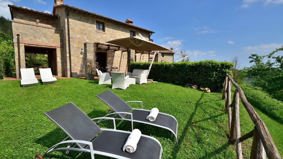 Roccalbegna House | Charming house overlooking the countryside