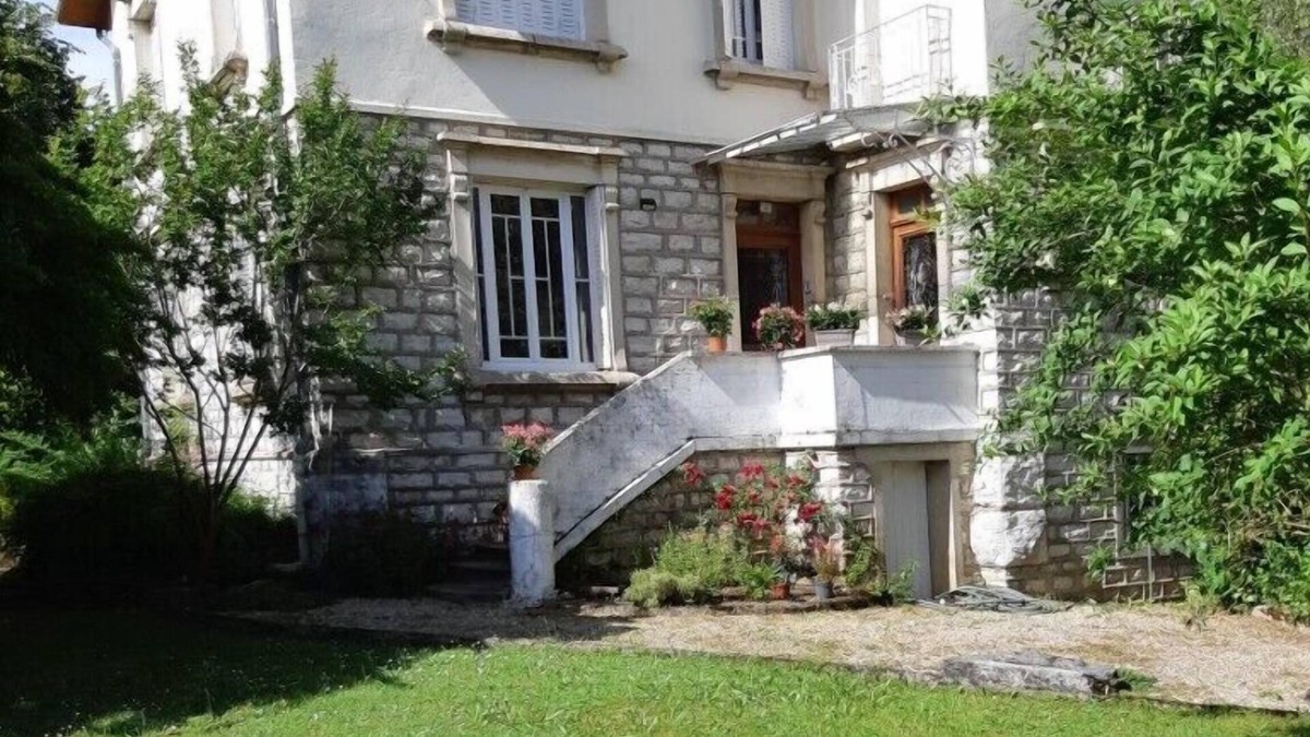 Dole House | Charming house rental - sleeps 6 - Dole (39)